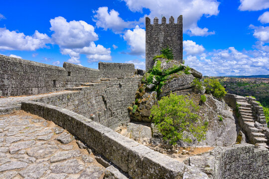 Castle and tower, Sortelha, Serra da Estrela, Beira Alta, Centro, Portugal