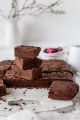 Simple brownie cake with chocolate sauce
