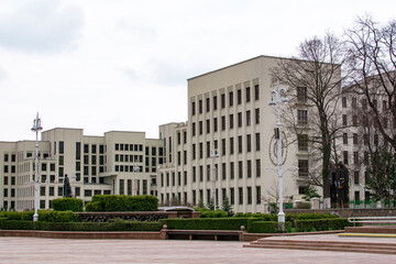 Fototapeta na wymiar Minsk, Belarus-APRIL 26, 2022: Government House and the Lenin Monument on Independence Square, Minsk