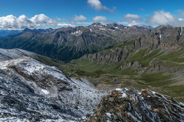 Col Agnel Versant italien avec le Bricde Rubren ,  , Massif du Queyras en été sous la neige , Hautes-Alpes , France