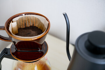 ドリップコーヒーを蒸らし中