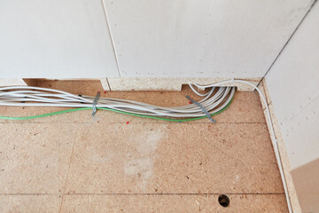 Kabelführung von Stromkabeln im Haus bei Neubau