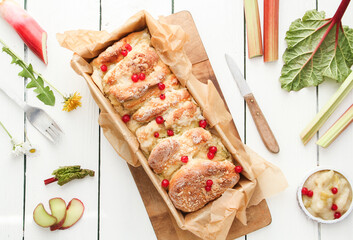 Rhabarber Rhabarberkuchen rote Johannisbeeren Beeren