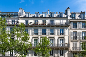 Paris, beautiful buildings in the 11e arrondissement - obrazy, fototapety, plakaty
