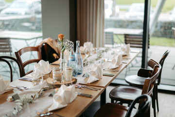 Elegant table setting and decoration at a beautiful wedding location