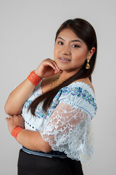 Mujer Ind&iacute;gena Ecuador-Riobamba
Las mujeres ind&iacute;genas son reconocidas como las protectoras y guardianas de los valores culturales y las garantes de la permanencia de sus pueblos.