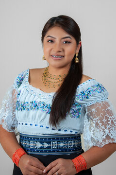 Mujer Ind&iacute;gena Ecuador-Riobamba
Las mujeres ind&iacute;genas son reconocidas como las protectoras y guardianas de los valores culturales y las garantes de la permanencia de sus pueblos.