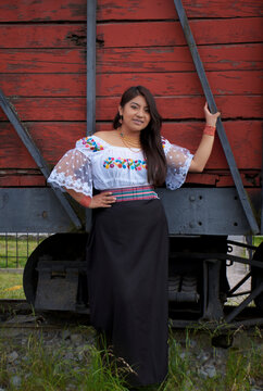 Mujer Ind&iacute;gena Ecuador-Riobamba
Las mujeres ind&iacute;genas son reconocidas como las protectoras y guardianas de los valores culturales y las garantes de la permanencia de sus pueblos.