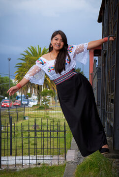 Mujer Ind&iacute;gena Ecuador-Riobamba
Las mujeres ind&iacute;genas son reconocidas como las protectoras y guardianas de los valores culturales y las garantes de la permanencia de sus pueblos.