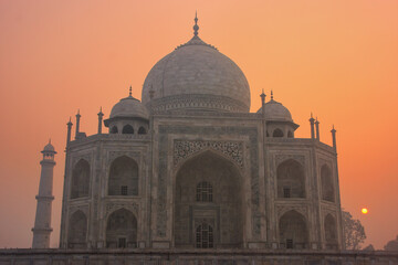 Fototapeta na wymiar Taj Mahal at sunrise, Agra, Uttar Pradesh, India