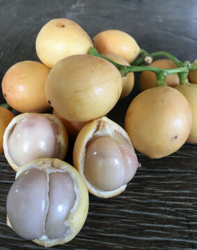 Baccaurea ramiflora, sweet and sour taste