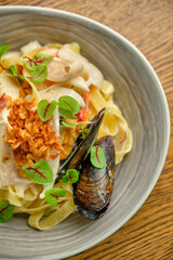 Pasta with shrimp and mussels