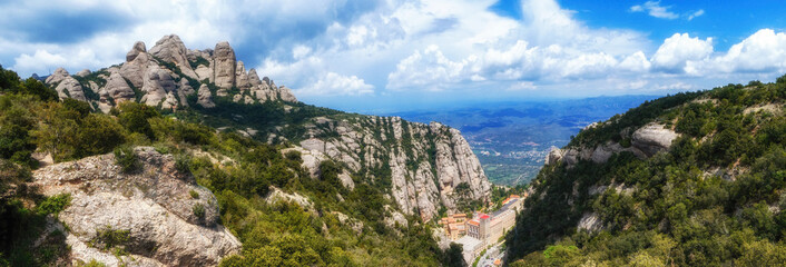 Fototapeta na wymiar scenic mountain view to the famous Montserrat Monastery