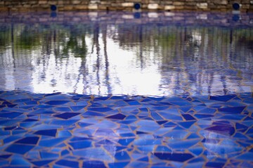 水の中と反射した世界