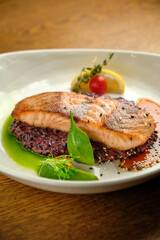 Grilled salmon fillet with lime