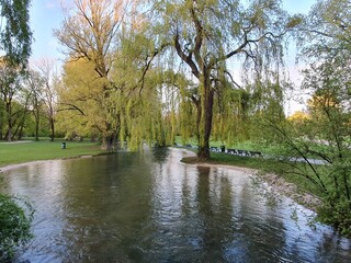 Fototapeta na wymiar Eisbach - Englischer Garten München