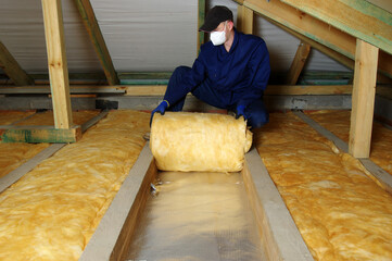 Worker insulate with mineral wool
