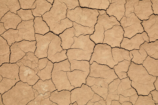 sequía tierra seca agrietada falta de agua textura desertización sur almería españa 4M0A5235-as22