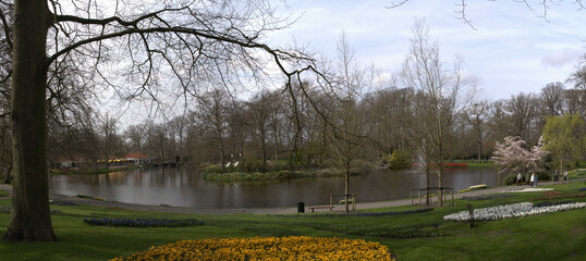 Panoramique du lac du jardin de Keukenhof