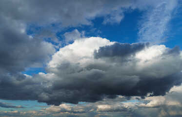 Fototapeta premium beautiful blue sky with clouds in the evening as abstract background