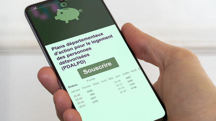 Souscrire à un fonds, demander à bénéficier d'un dispositif de réduction l'impôt.  Défiscalisation par placement à risque.