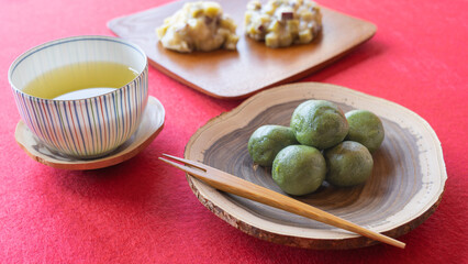 緑茶と和菓子｜鬼まんじゅう(東海地方の郷土菓子)と茶だんご”Japanese sweet potato sweets and Green Tea-flavored Dumplings