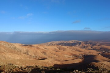 Fototapeta na wymiar Pustynny krajobraz wyspy Fuerteventura 
