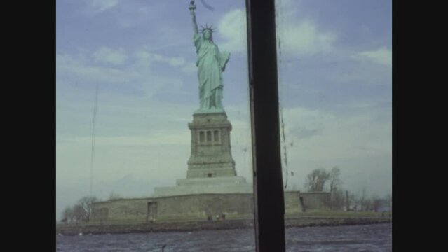 New York 1975, Liberty Statue in New York