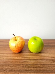 manzana roja y verde