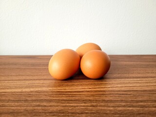 huevos amarillos