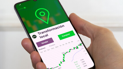 Etf fondo de inversión negociado en bolsa mundial, datos del mercado de valores en el teléfono. Análisis de negocios de una tendencia etf producción local. Blue chips. Texto en español	