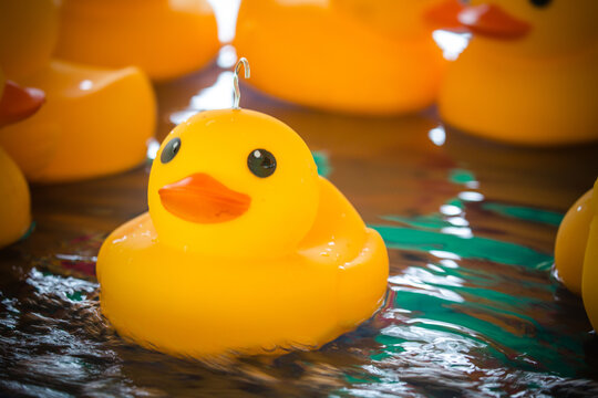 Neon Yellow Hook A Duck Hard Plastic Toy Fishing Bath Time Floating School Fete 