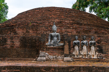Fototapeta premium Ancient buddha figures in (SRI SUKHOT) temple is an ancient buddhist temple in Chan Palace is a Buddhist temple It is a major tourist attraction in Phitsanulok,Thailand.