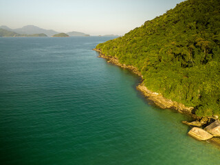 VIsta aéra do oceano atlântico proximo a costa do Brasil