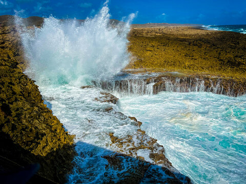 Boka Pistol waves pounding into the inlet at Shete Boka National Park in Curacao