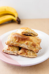 Puff pastry banana pie