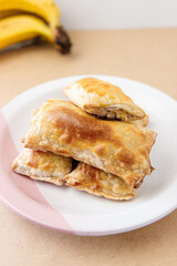 Puff pastry banana pie