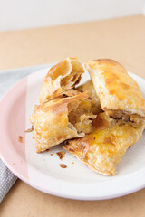 Puff pastry banana pie