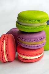 Macarones dulces de colores 