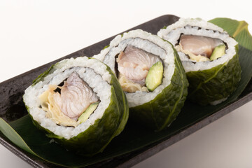 鯖の押し寿司　蕗(ふき)の葉巻き