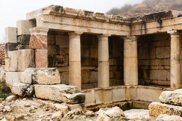 Fototapeta na wymiar Doric Fountain House in the ancient Roman city of Sagalassos, Turkey