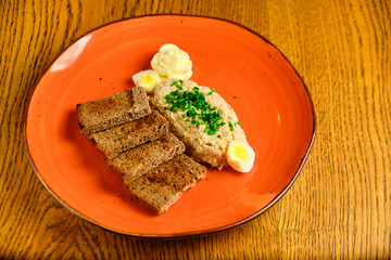 pasta on rye bread with green onions