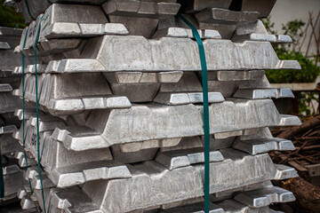 Aluminum plate as the main raw material to be processed in the factory to make various products...