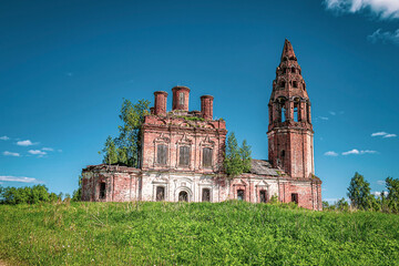 Fototapeta premium abandoned orthodox church