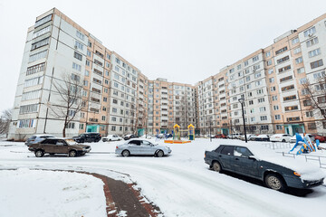 Naklejka premium high-rise residential building in winter