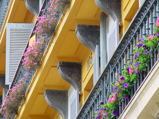 Balcones con flores siglo 18