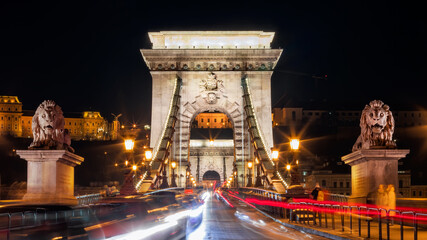 chain bridge at night - traffic in Budapest