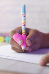 childing using writing corrector pen holder postures grip 