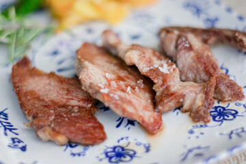 plato de carne a la plancha