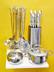 Set of kitchen pots and knives